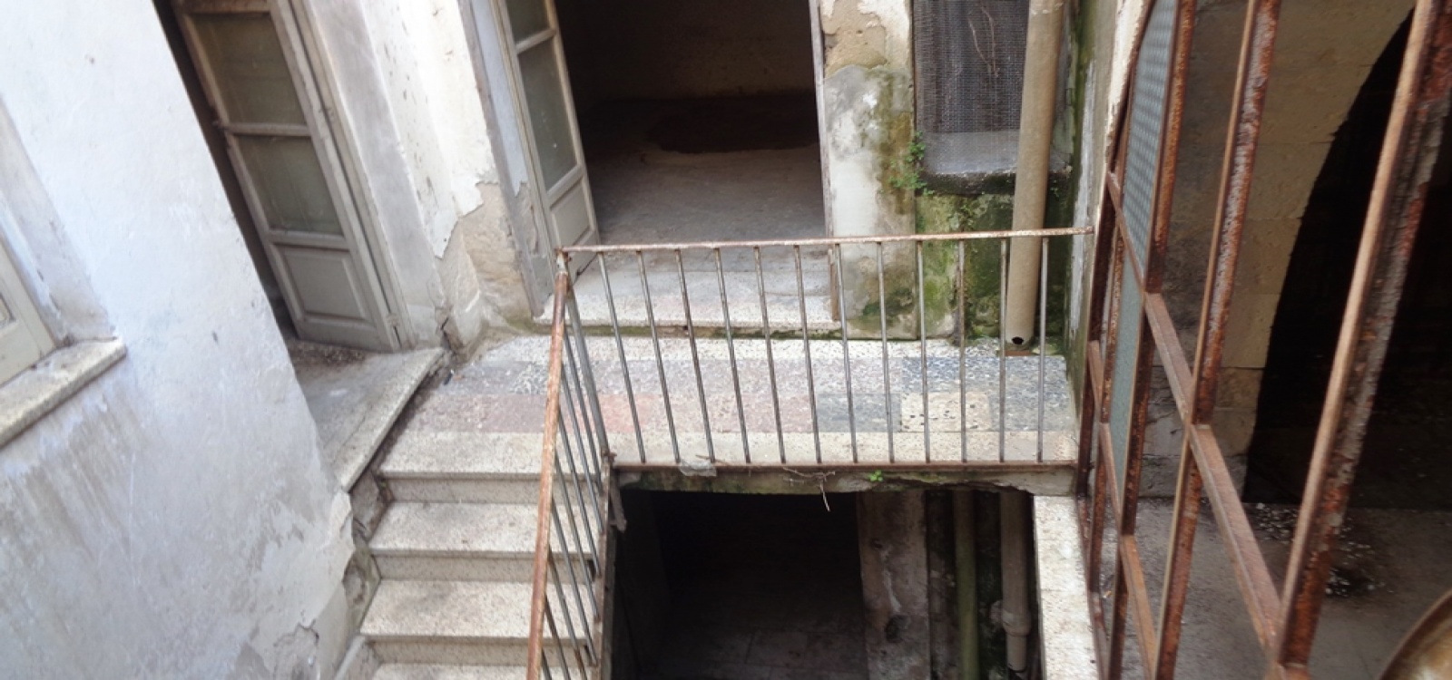 C.SO UMBERTO - VIA MALTA,SIRACUSA,96100,Commerciale,C.SO UMBERTO - VIA MALTA,2083