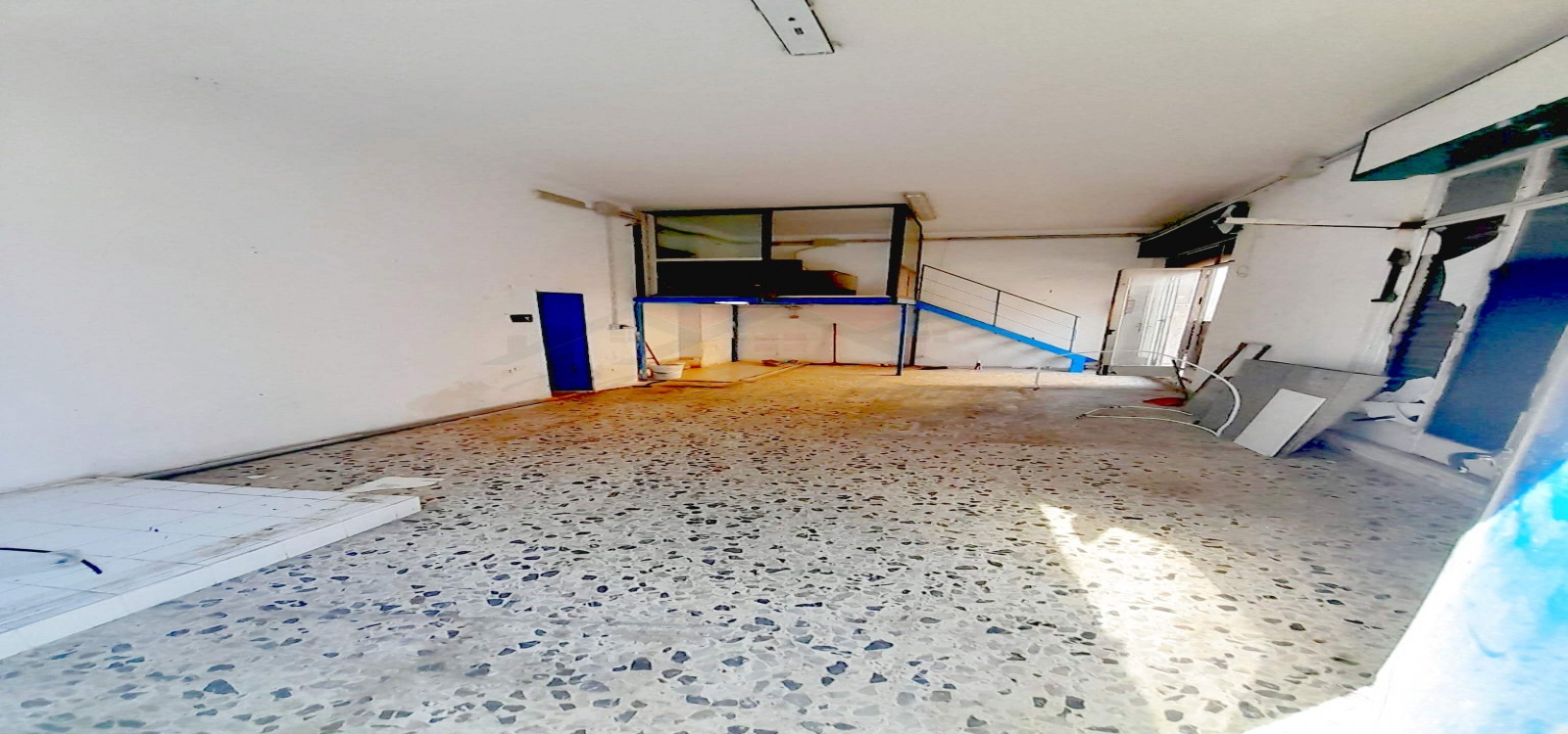 SIRACUSA,Commerciale,2608